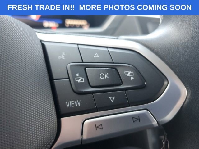 Used 2022 Volkswagen Tiguan SE image 16