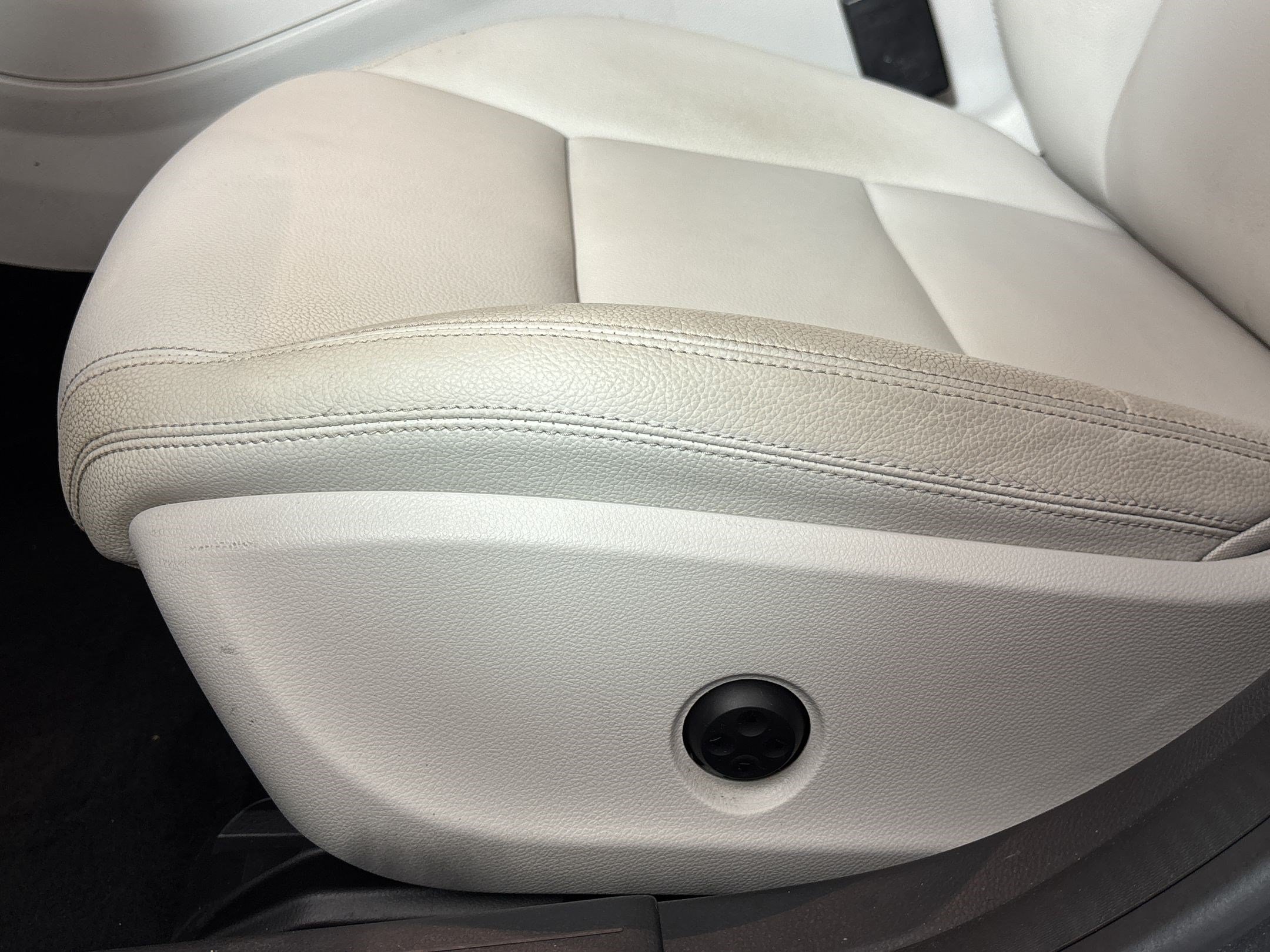 Used 2015 Mercedes-Benz CLA 250 image 13