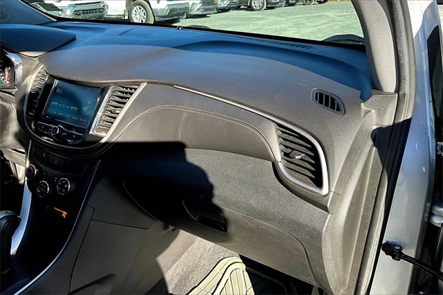 Used 2017 Chevrolet Trax LT image 23