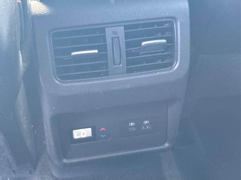 Used 2021 Nissan Rogue SL w/ Premium Package image 34