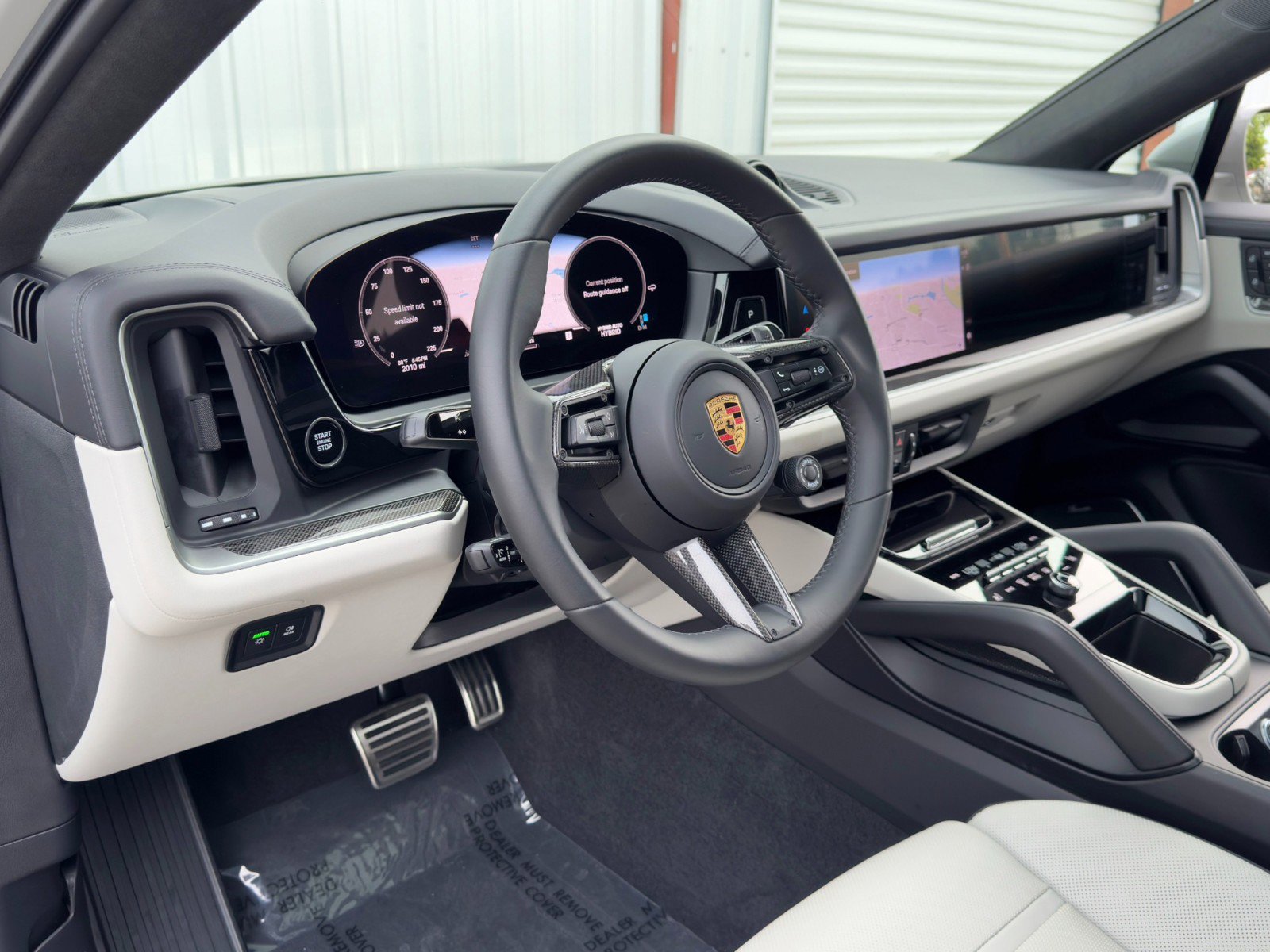 Used 2024 Porsche Cayenne Turbo AWD/4WD image 15