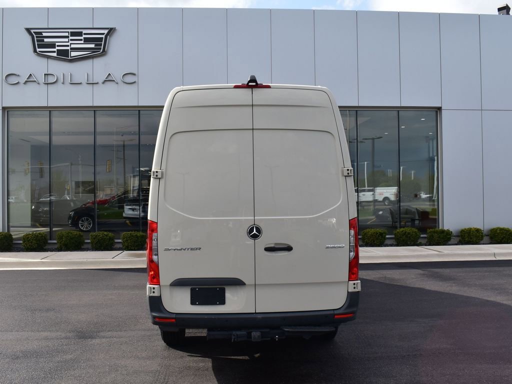 Used 2024 Mercedes-Benz Sprinter 2500 image 3