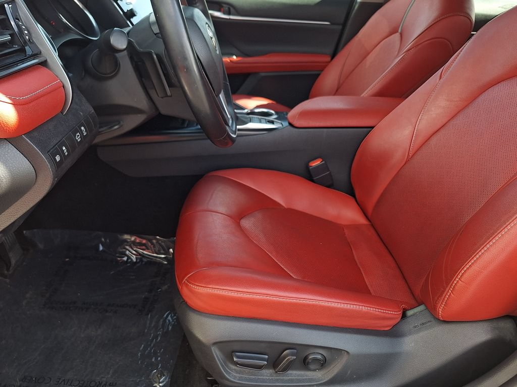 Used 2020 Toyota Camry XSE FWD image 11