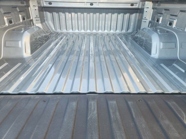 Used 2025 Chevrolet Silverado 1500 Custom image 34