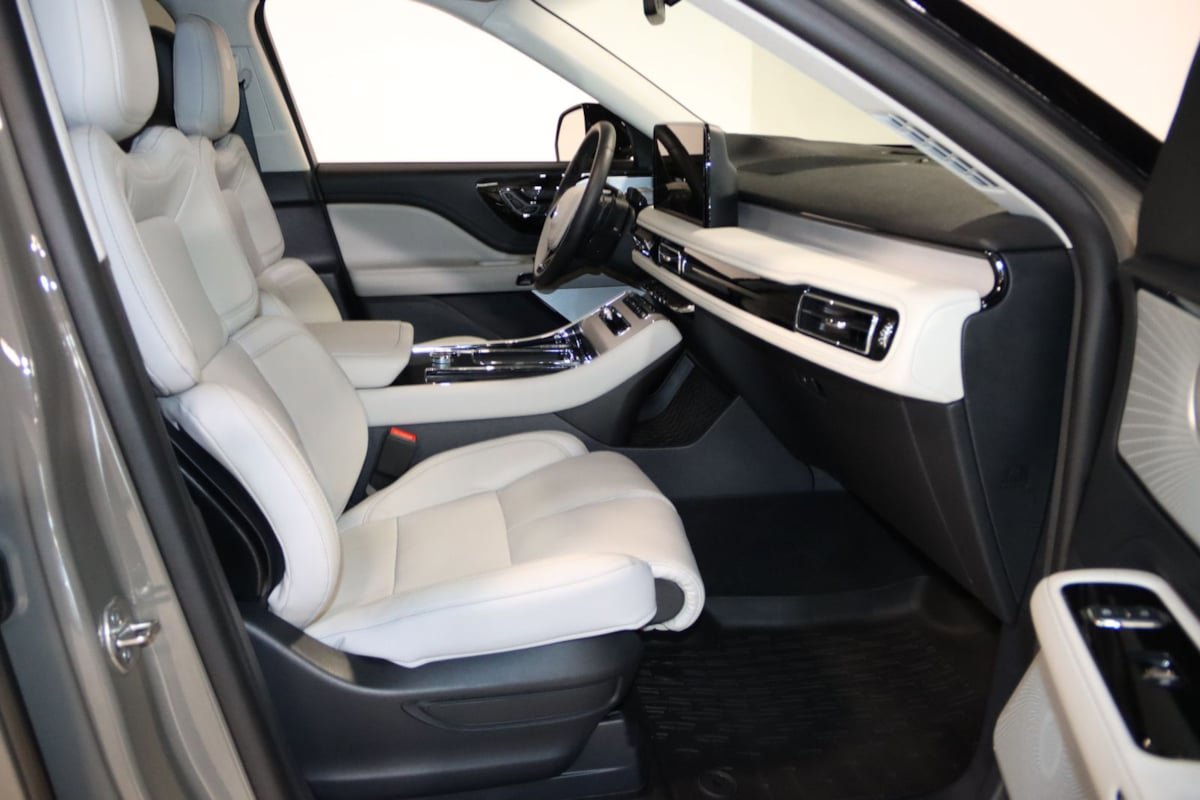 Used 2025 Lincoln Aviator Reserve w/ Equipment Group 201A AWD/4WD image 58