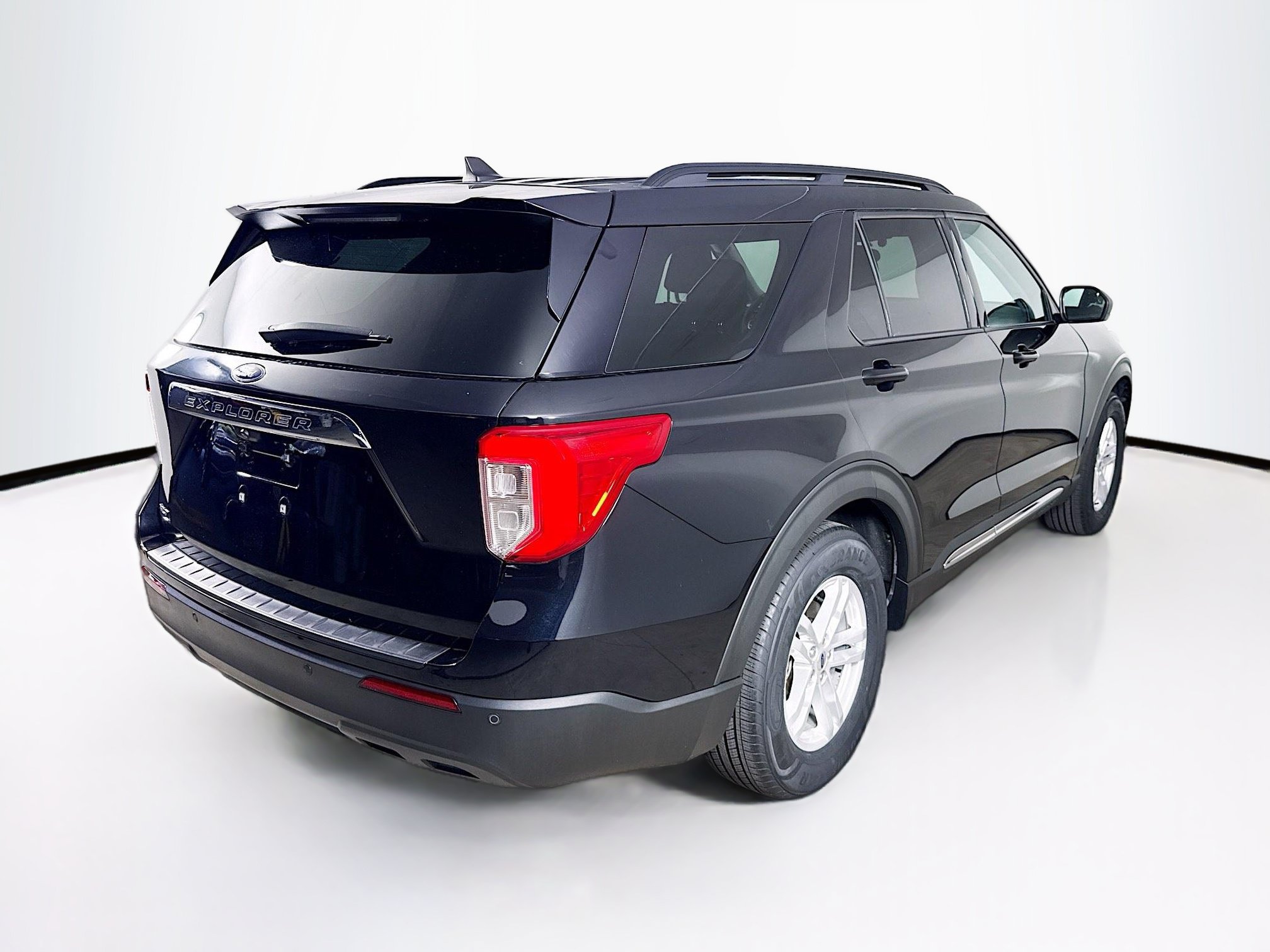 Used 2023 Ford Explorer XLT RWD image 31