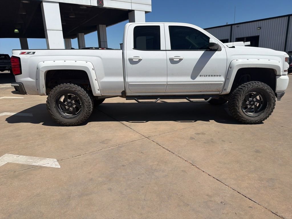 Used 2016 Chevrolet Silverado 1500 LT image 2