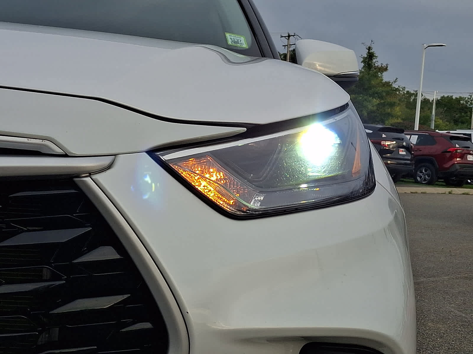 Used 2023 Toyota Highlander XLE AWD/4WD image 10