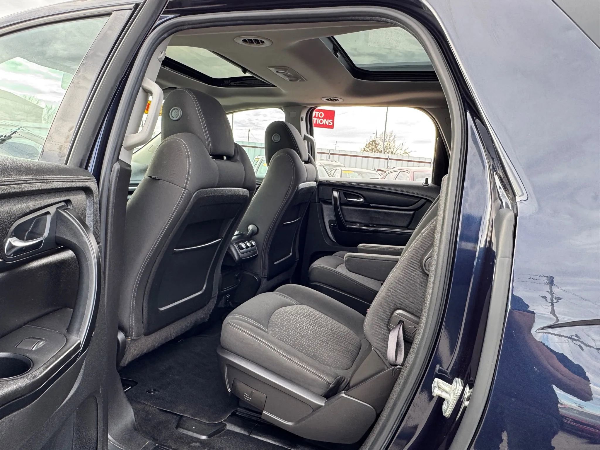 Used 2016 GMC Acadia SLE FWD image 30