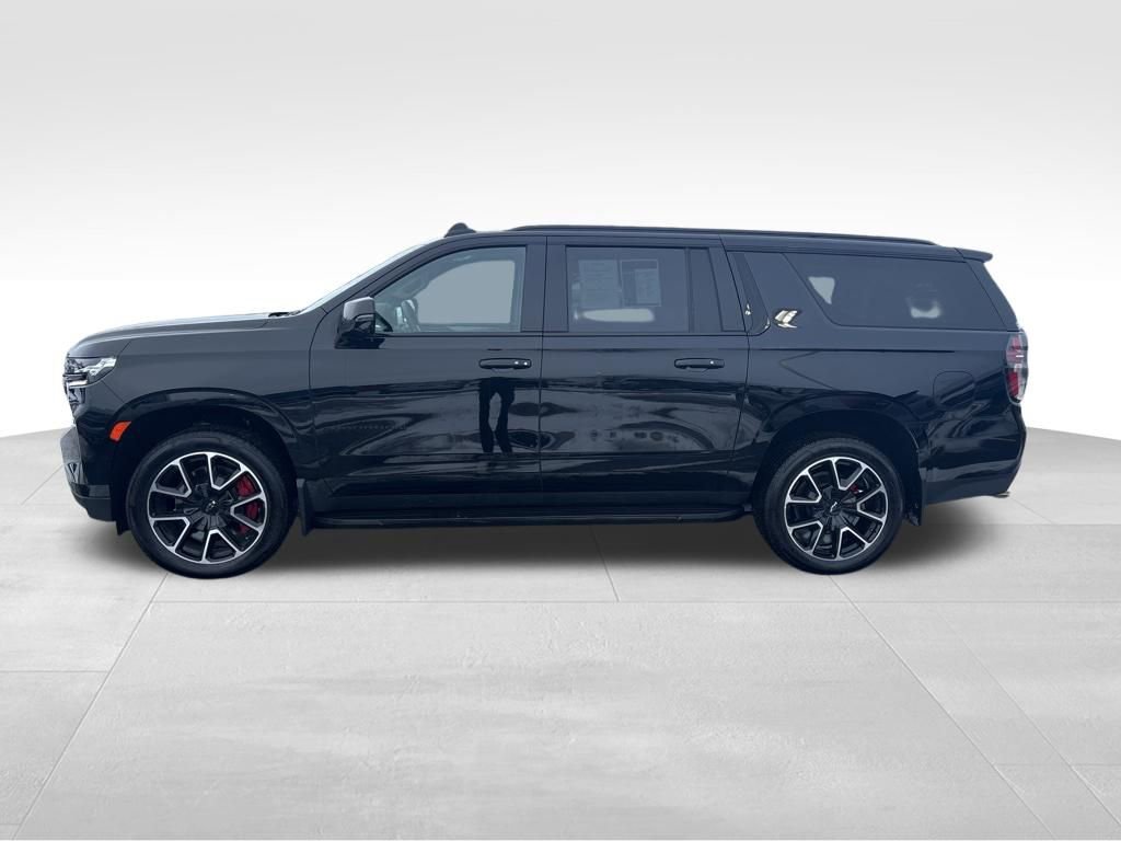 Used 2024 Chevrolet Suburban RST w/ Sport Performance Package image 3
