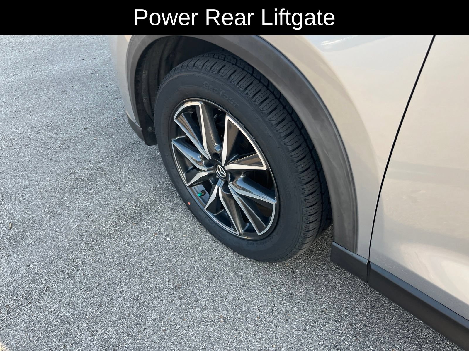 Used 2018 MAZDA CX-5 Touring w/ Preferred Equipment Package FWD image 10