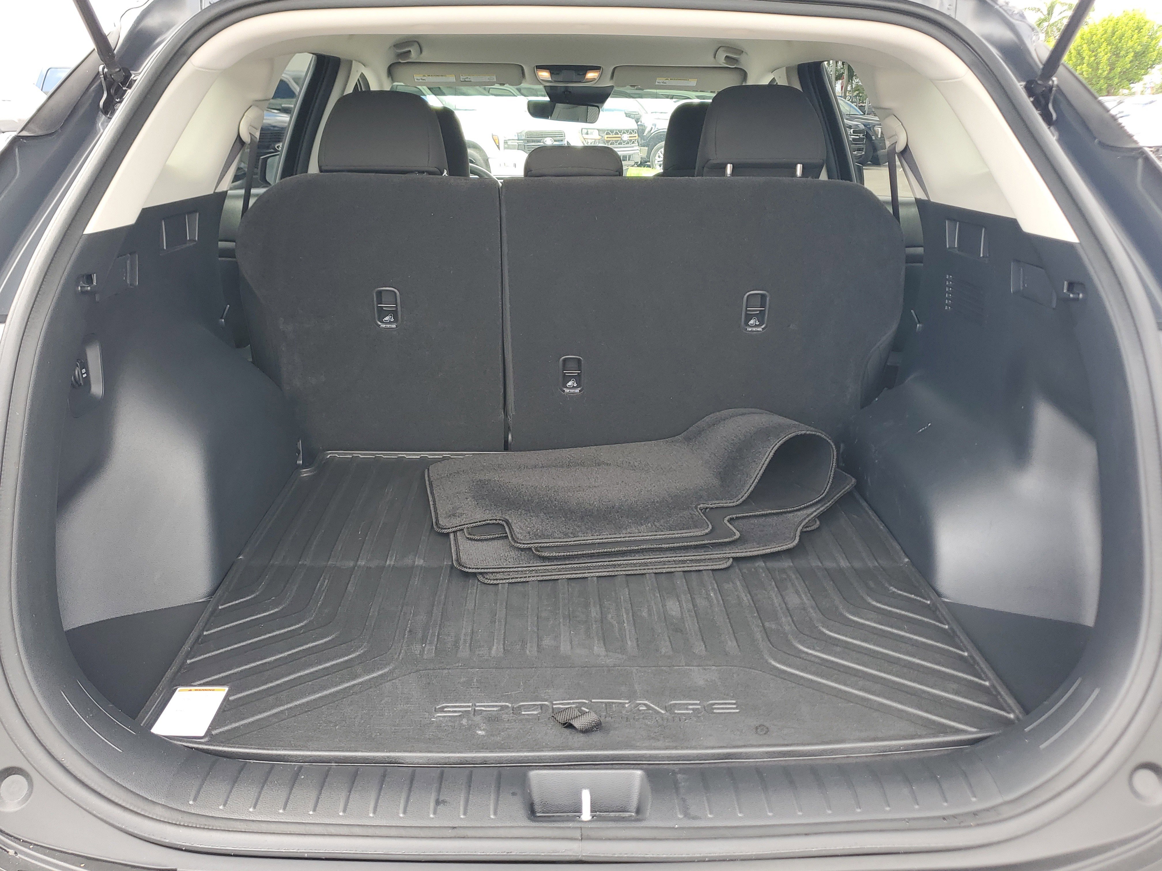 Used 2025 Kia Sportage LX image 14