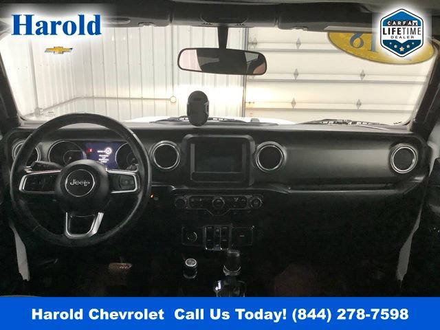 Used 2018 Jeep Wrangler Unlimited Sahara w/ Cold Weather Group image 13