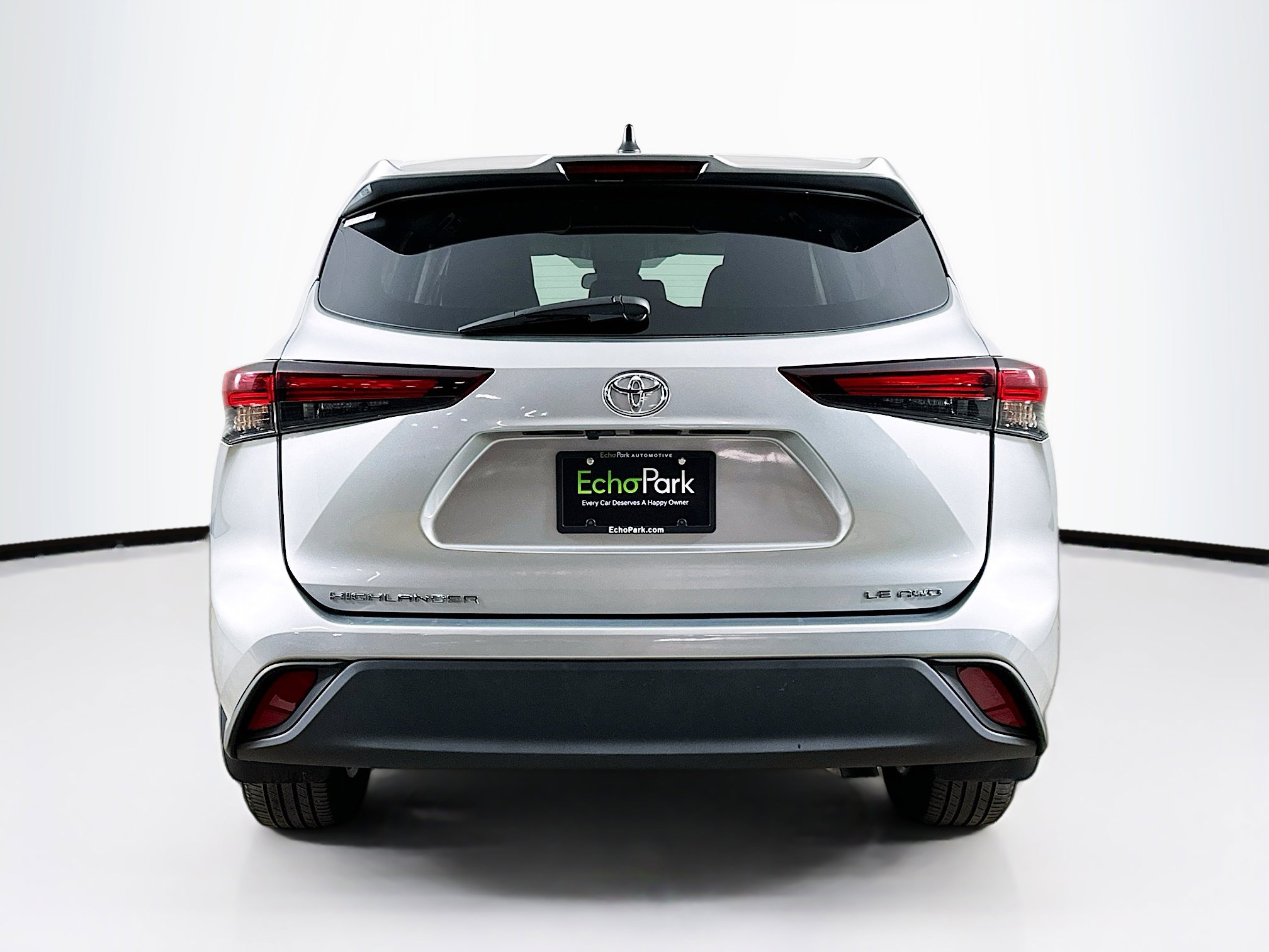 Used 2024 Toyota Highlander LE image 7