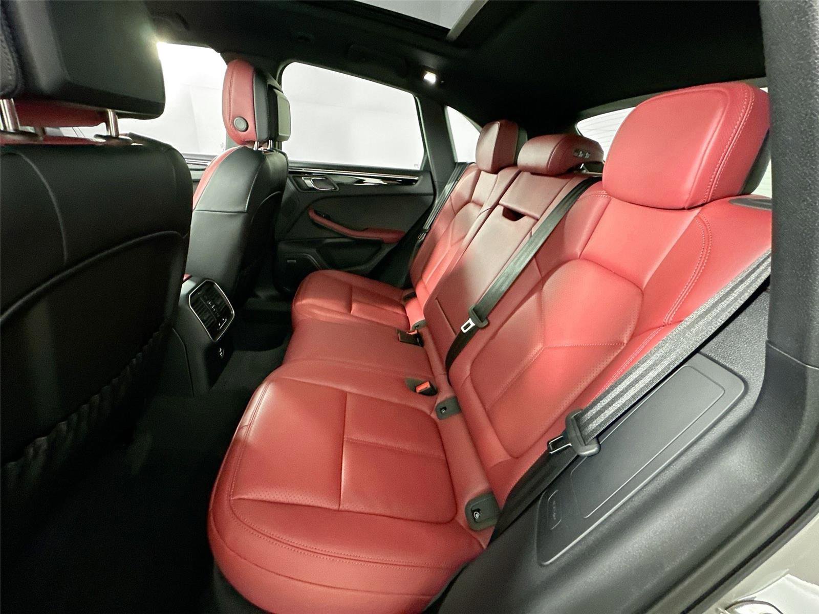 Certified 2026 Porsche Macan Turbo AWD/4WD image 26