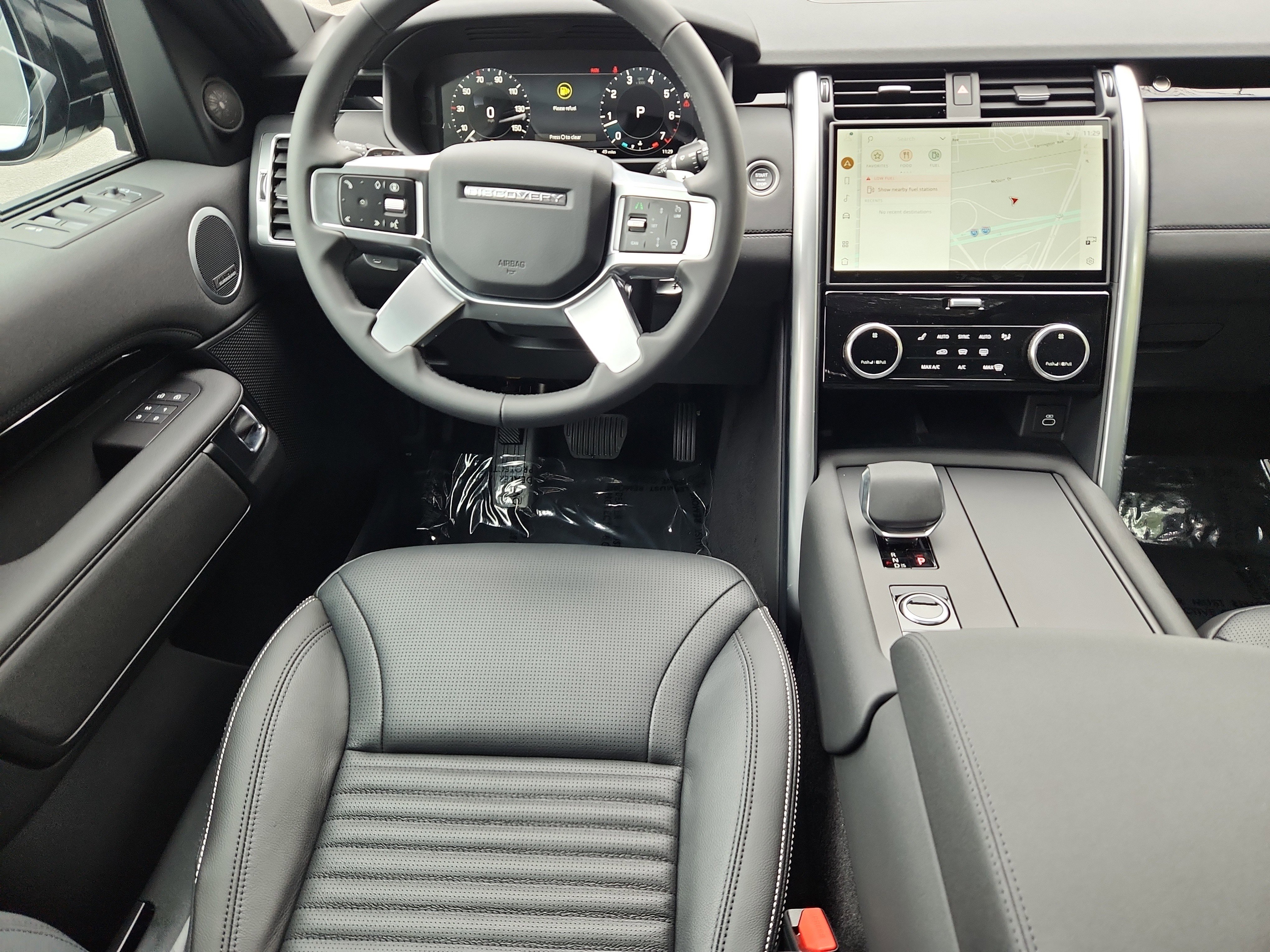 New 2025 Land Rover Discovery S image 4
