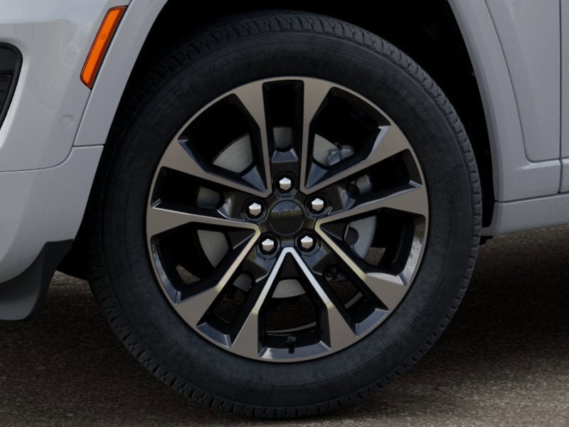 New 2025 Jeep Grand Cherokee Overland w/ Adv Protech Group III AWD/4WD image 18