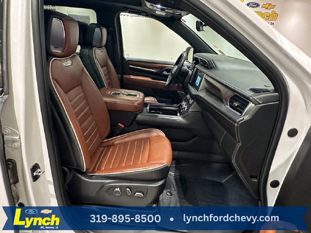 Used 2024 GMC Yukon XL Denali Ultimate AWD/4WD image 9