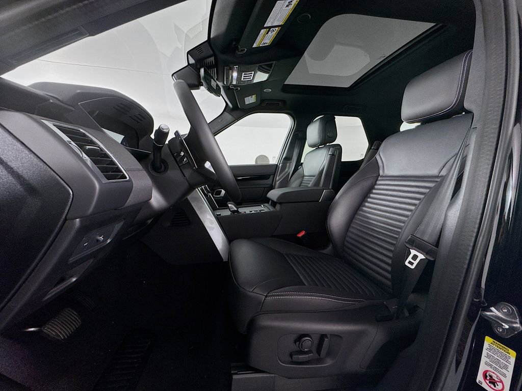New 2025 Land Rover Discovery S AWD/4WD image 20