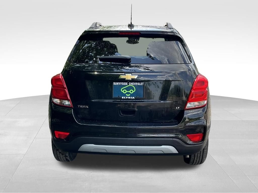 Certified 2020 Chevrolet Trax LT w/ LT Convenience Package FWD image 3