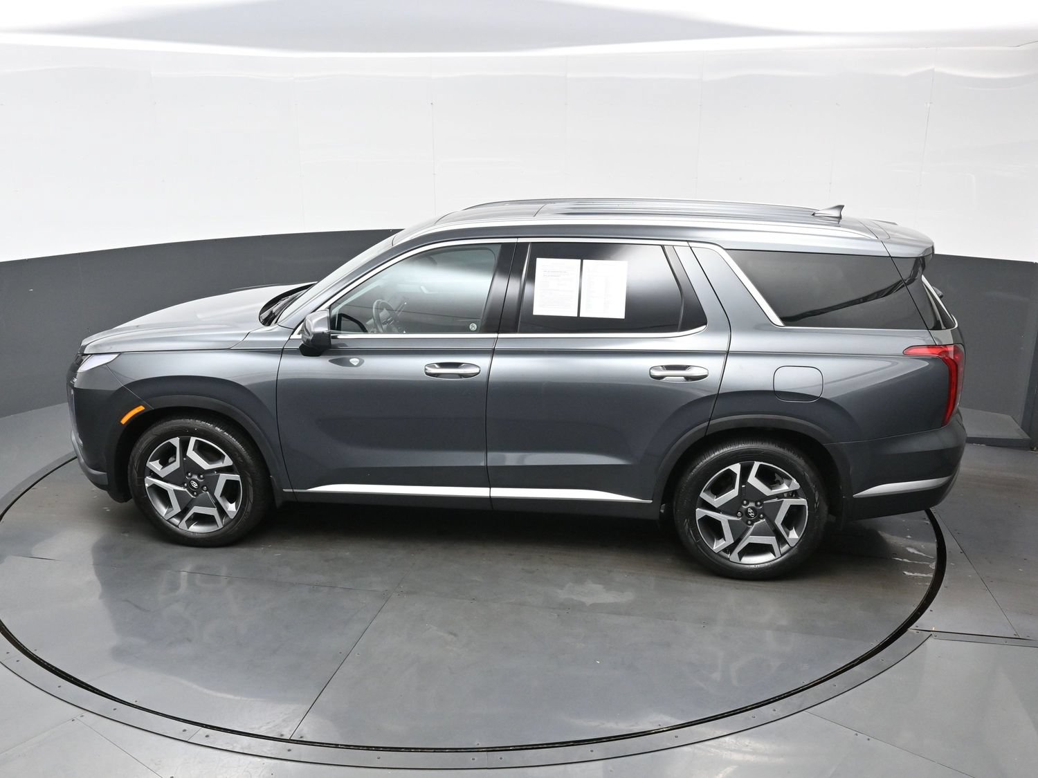 Certified 2023 Hyundai Palisade SEL w/ Winter Package AWD/4WD image 36