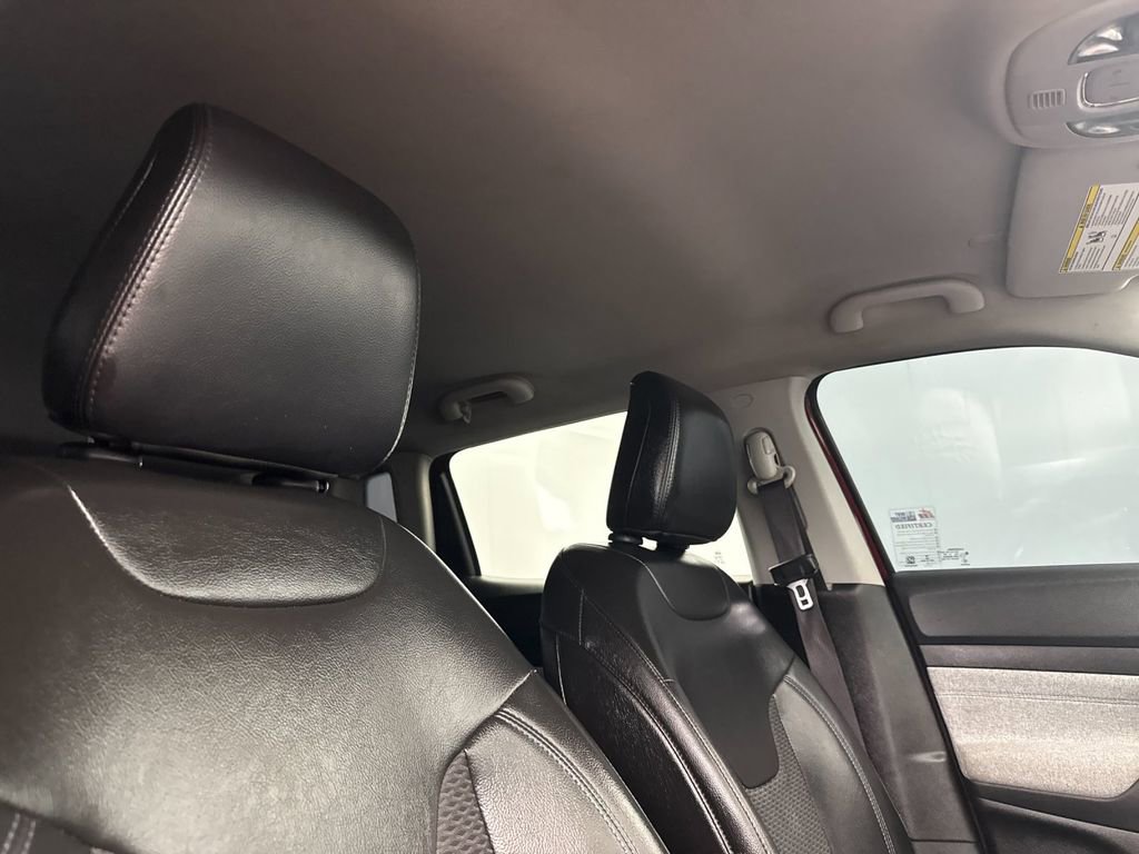 Used 2022 Jeep Compass Latitude FWD image 16