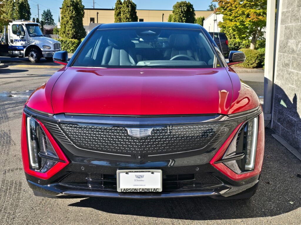 New 2025 Cadillac Lyriq Sport image 12
