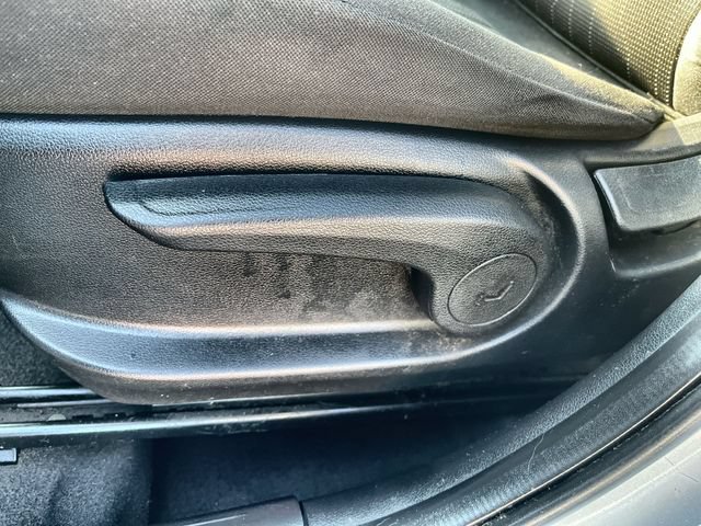 Used 2021 Hyundai Venue SE FWD image 16
