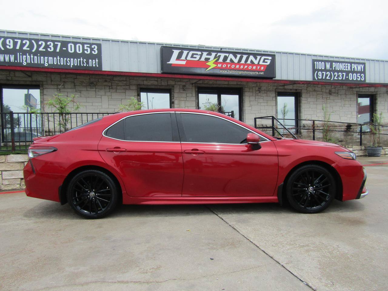 Used 2022 Toyota Camry XSE w/ Navigation Package AWD/4WD image 5