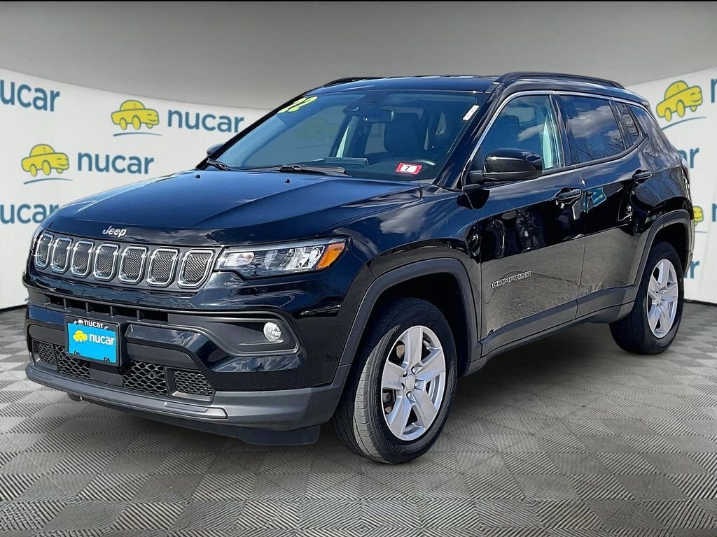 Used 2022 Jeep Compass Latitude w/ Convenience Group AWD/4WD image 3