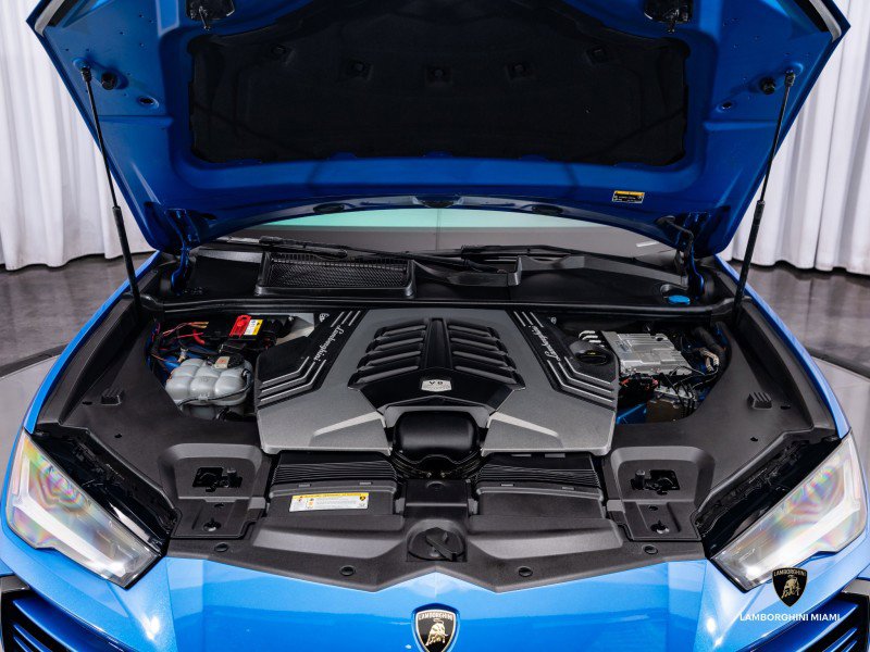 Used 2020 Lamborghini Urus image 4