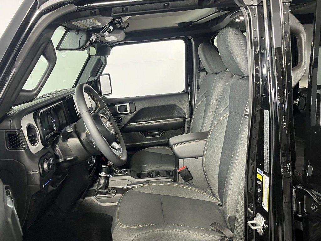 Used 2024 Jeep Wrangler Unlimited Sahara w/ Safety Group image 18