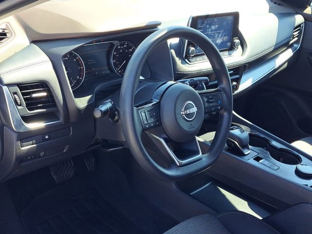 Used 2023 Nissan Rogue SV image 7