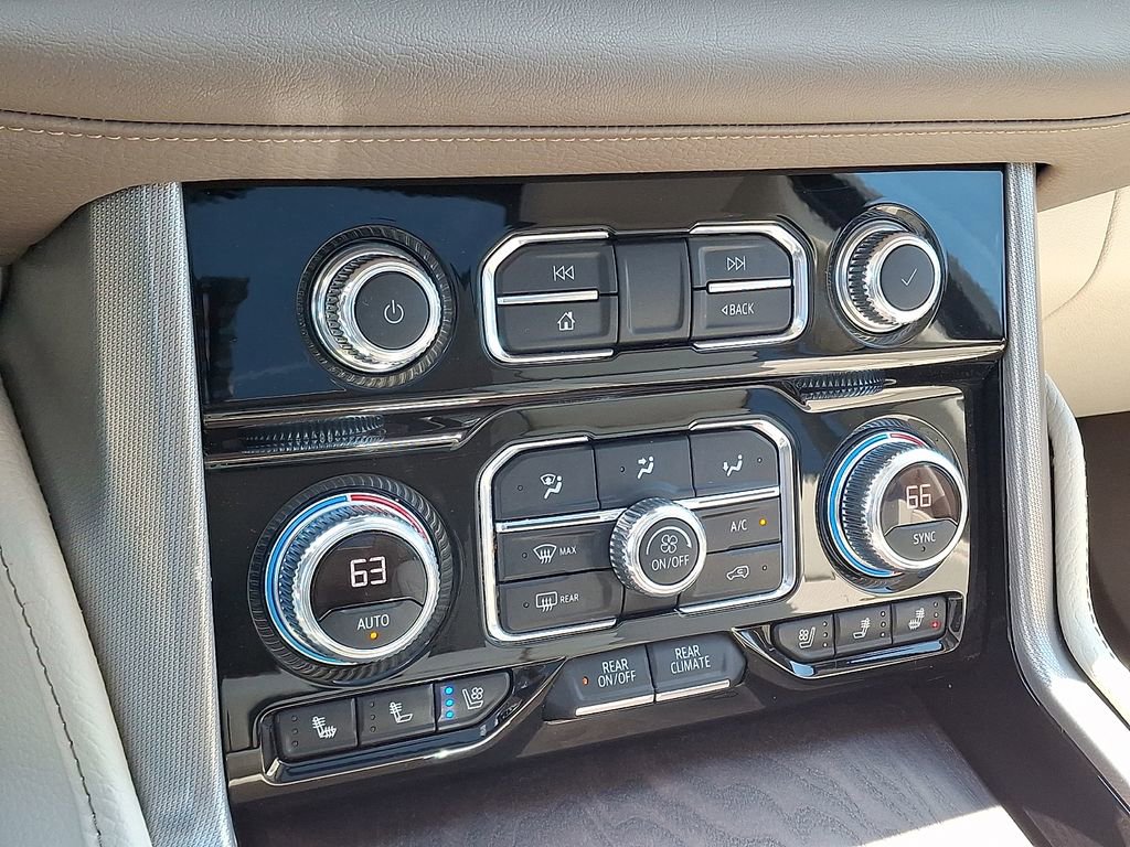 Used 2023 GMC Yukon XL Denali AWD/4WD image 18