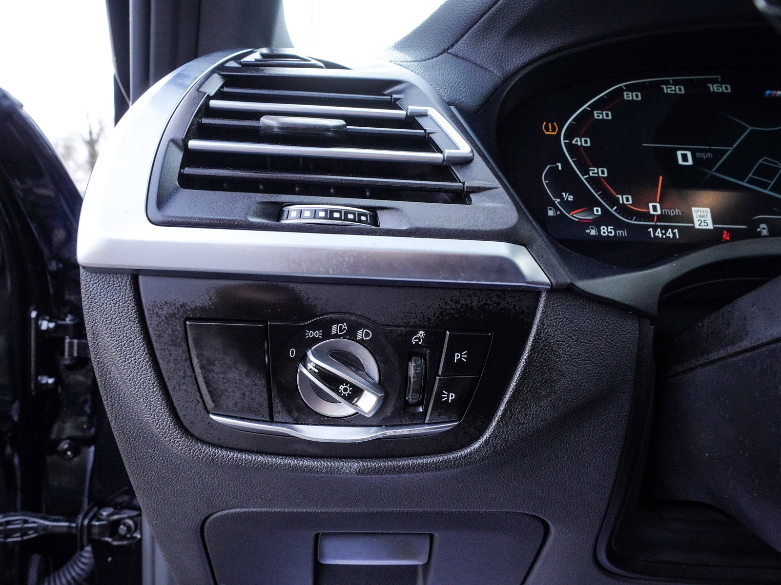 Used 2024 BMW X4 M40i image 30