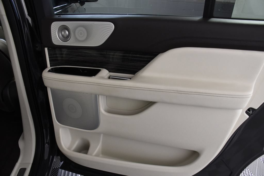 Used 2022 Lincoln Navigator L Black Label AWD/4WD image 20