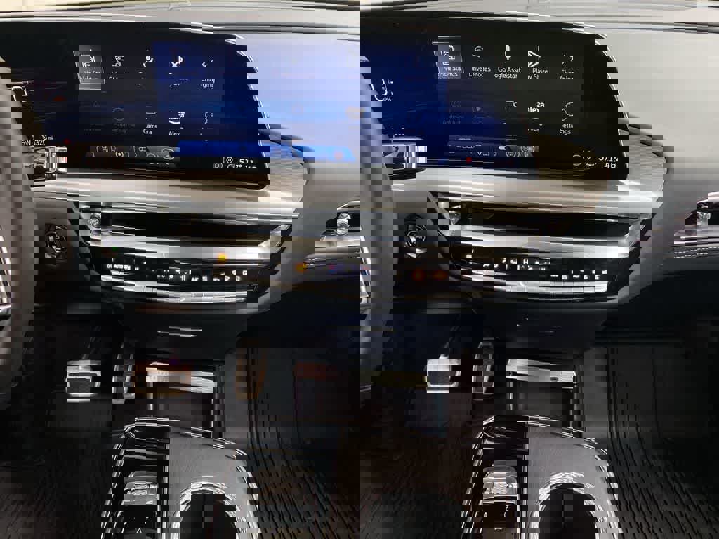 Certified 2025 Cadillac Lyriq Luxury w/ Nappa Leather Package image 24