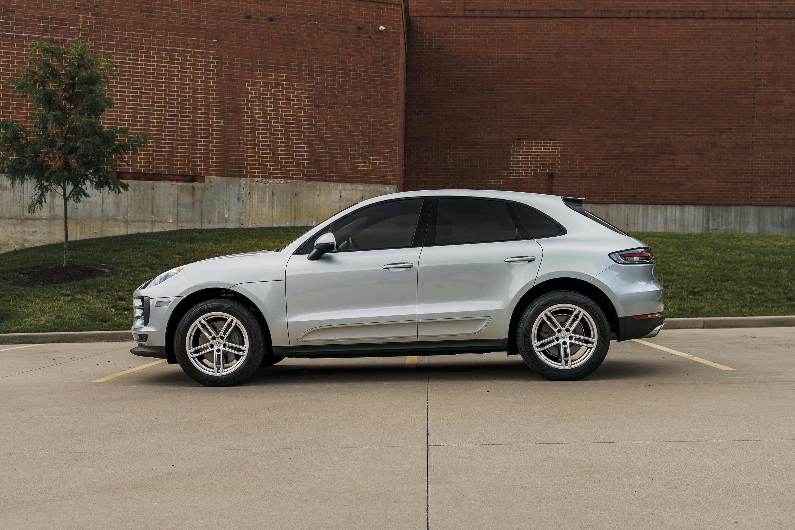 Used 2020 Porsche Macan S AWD/4WD image 6