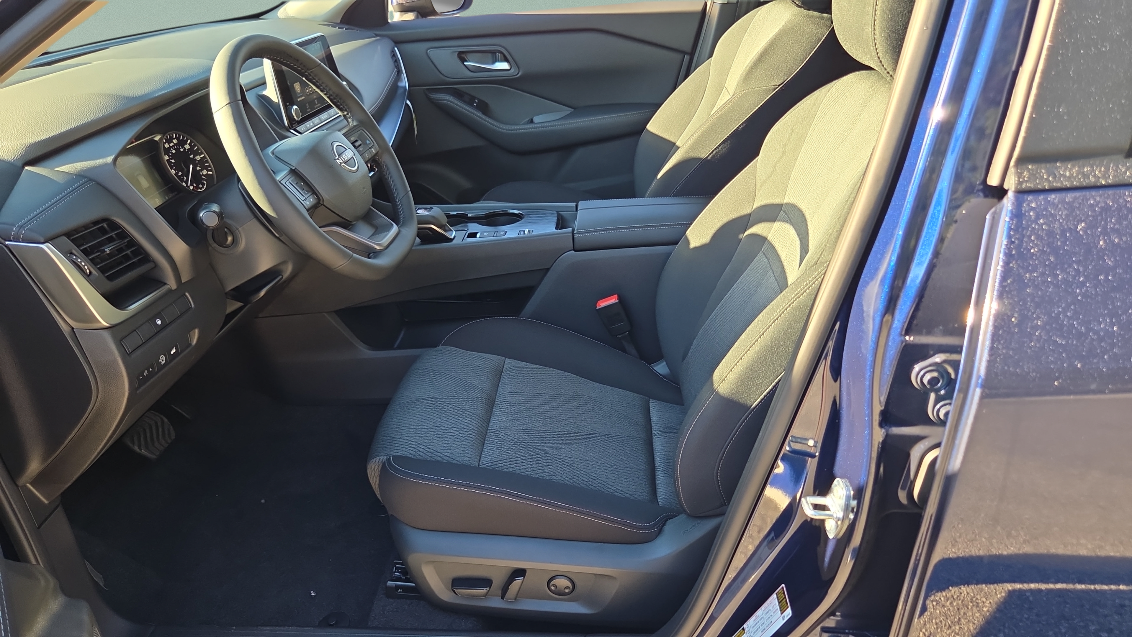New 2026 Nissan Rogue SV w/ Cold Weather Package FWD image 10