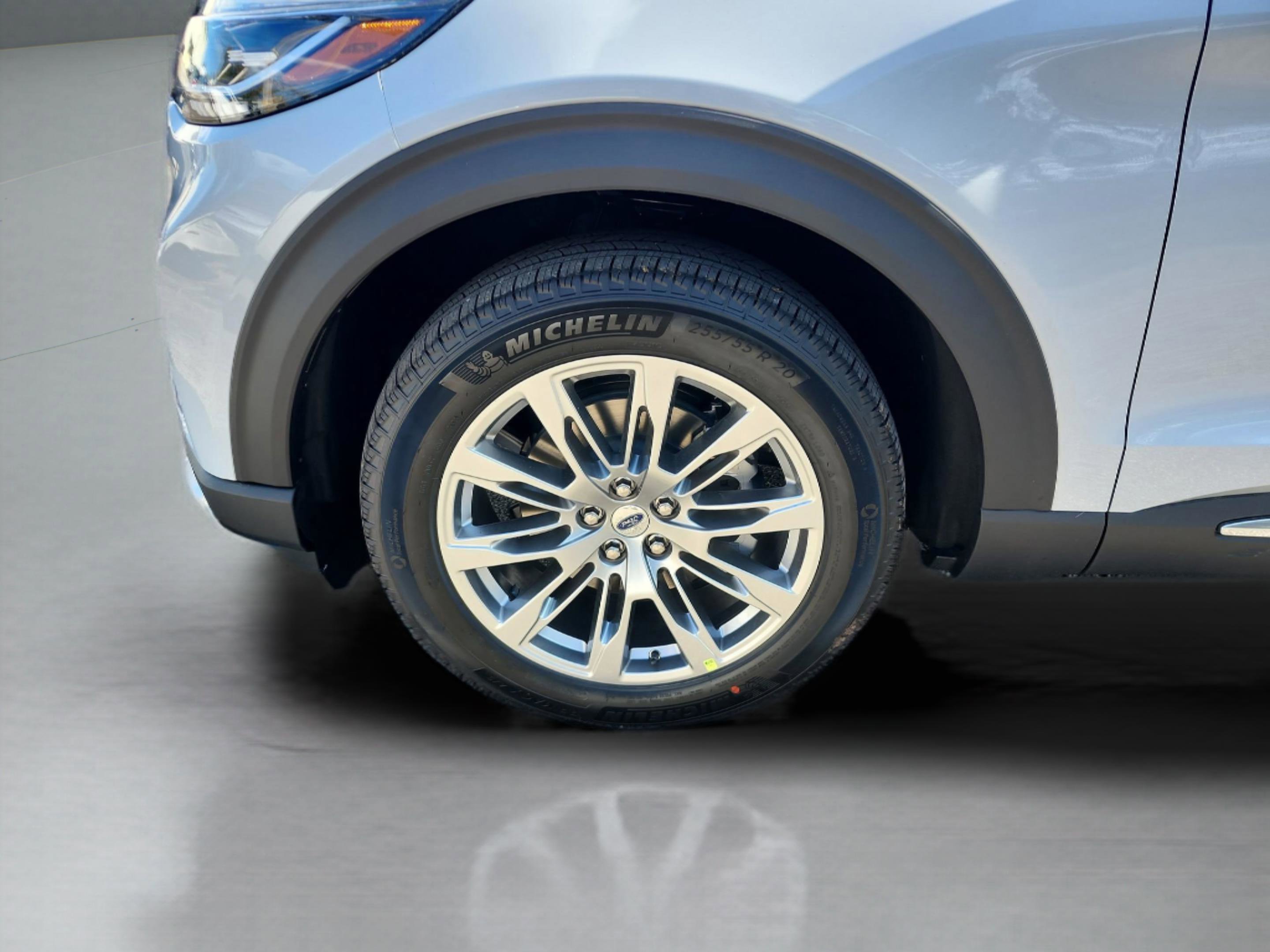 New 2026 Ford Explorer Platinum image 25