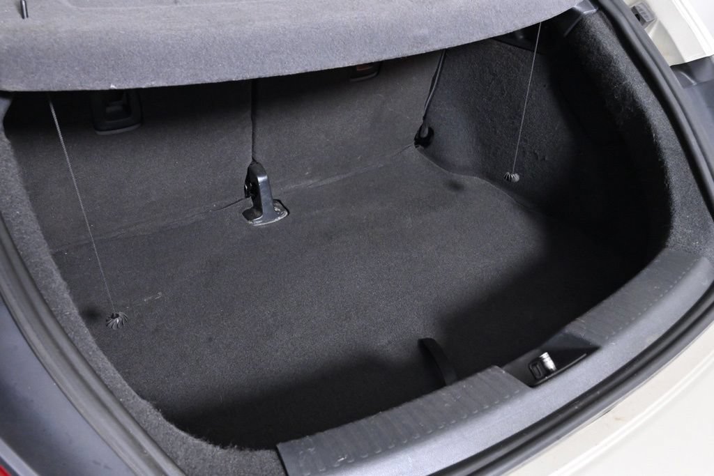 Used 2013 Volkswagen Beetle TDI FWD image 27