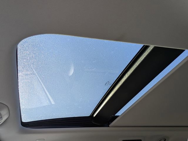 Used 2024 Chrysler Pacifica Limited image 19