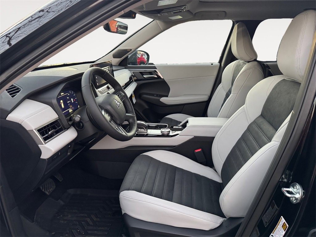 New 2026 Mitsubishi Outlander SE image 9