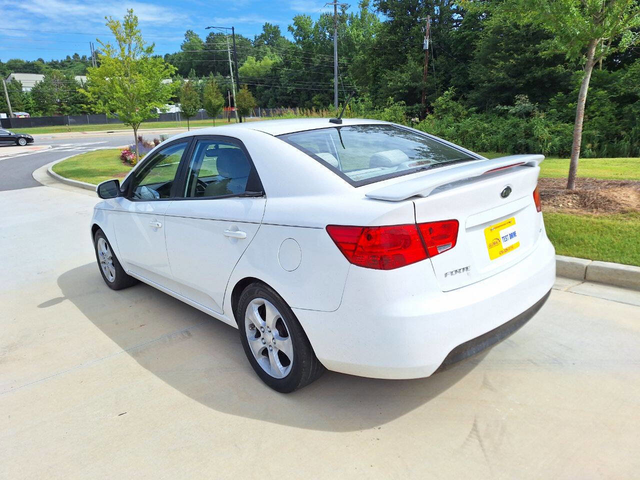 Used 2013 Kia Forte EX image 3