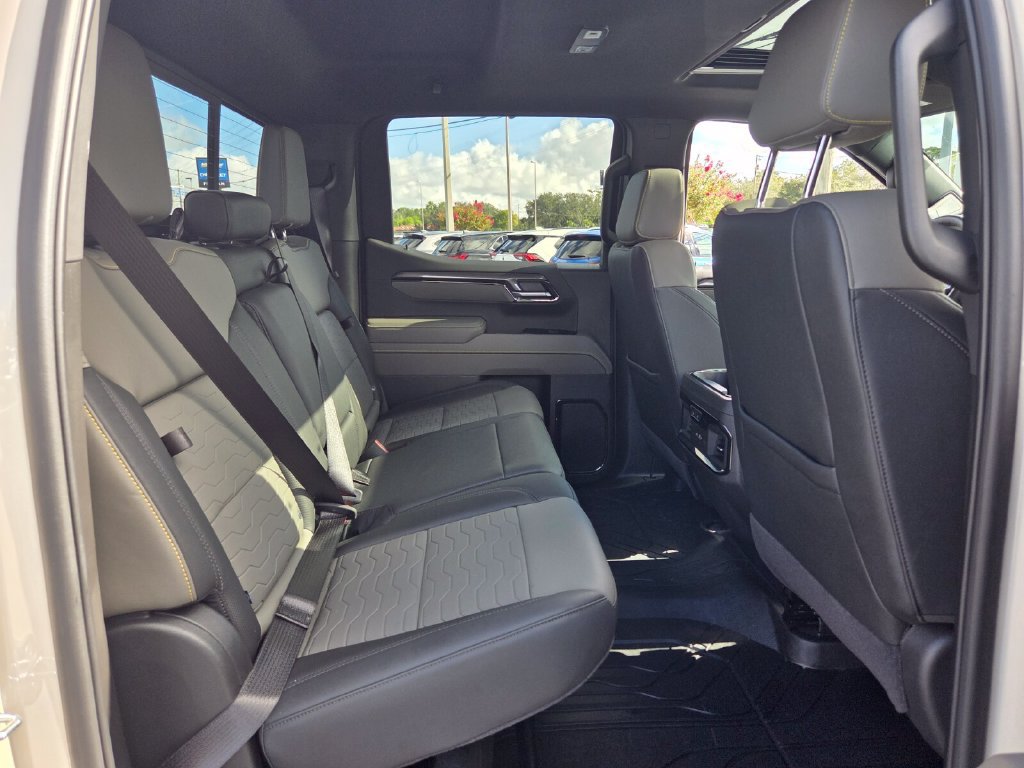 Certified 2026 Chevrolet Silverado 1500 ZR2 w/ Dark Appearance Package AWD/4WD image 18