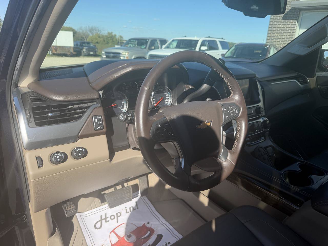 Used 2020 Chevrolet Suburban LT AWD/4WD image 15