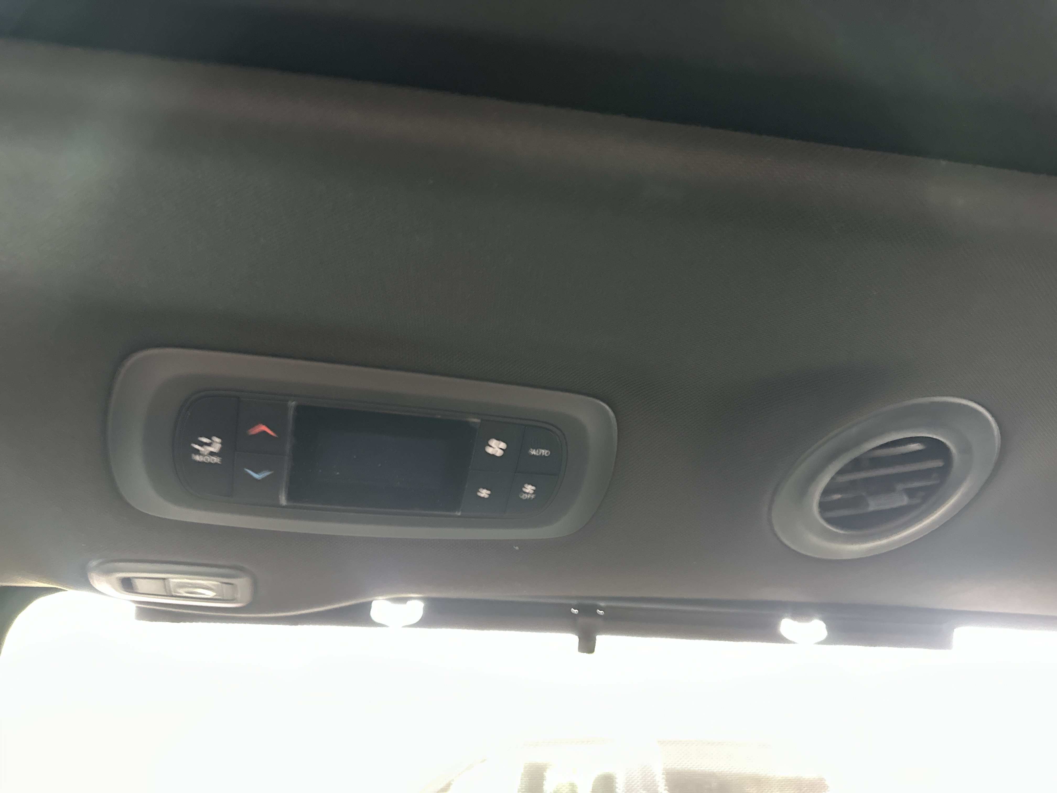 New 2027 Chrysler Pacifica Select AWD/4WD image 28