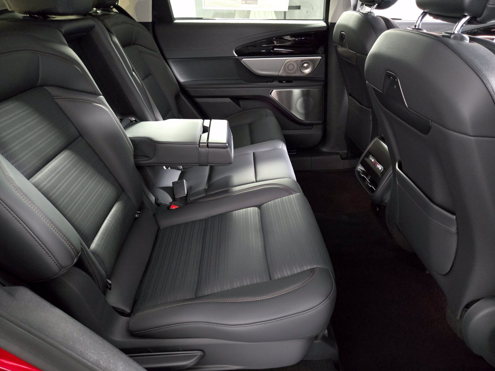 New 2026 Lincoln Nautilus Reserve AWD/4WD image 19