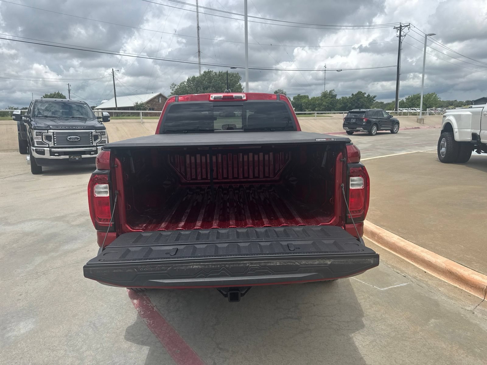 Used 2023 GMC Canyon AT4 w/ AT4 Premium Package AWD/4WD image 11