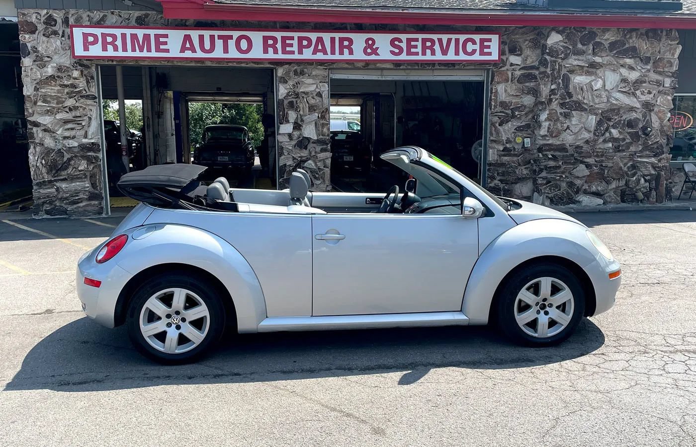 Used 2007 Volkswagen Beetle Convertible w/ Package 1 FWD image 14